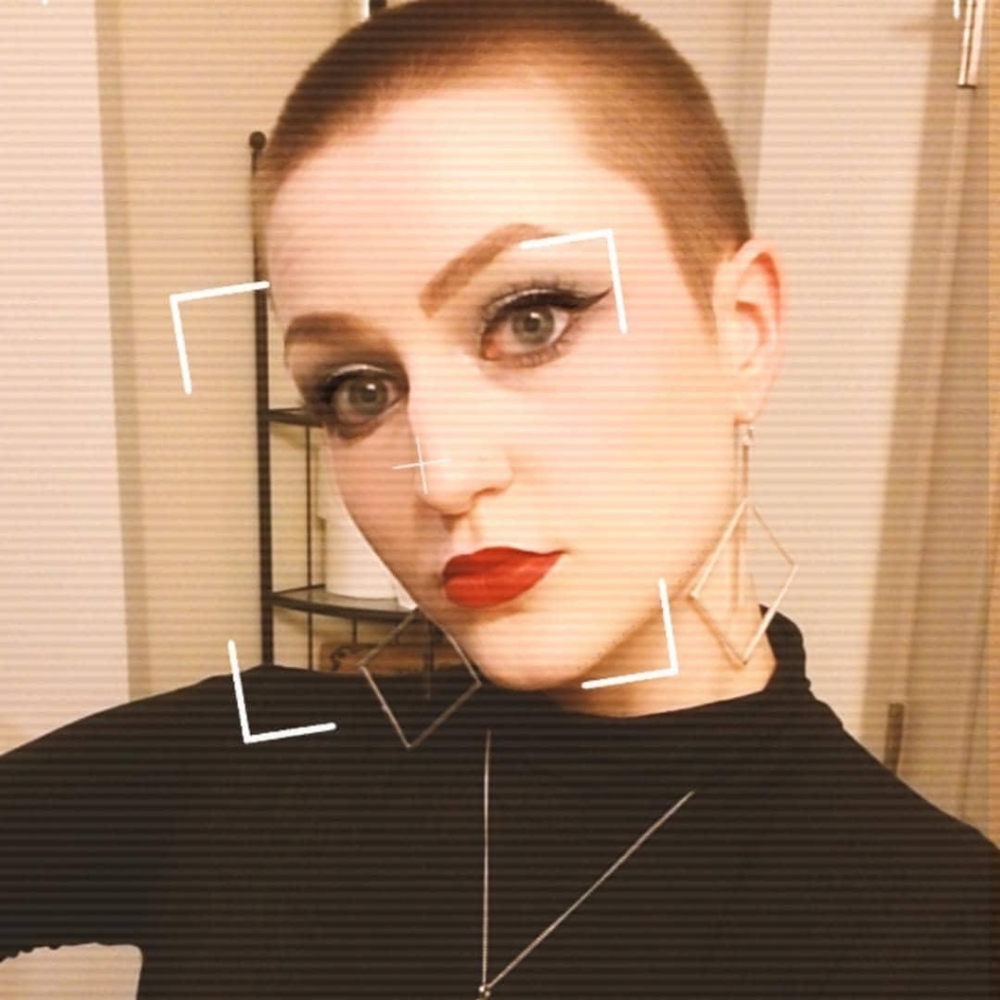 Meet your Posher, Cassandra